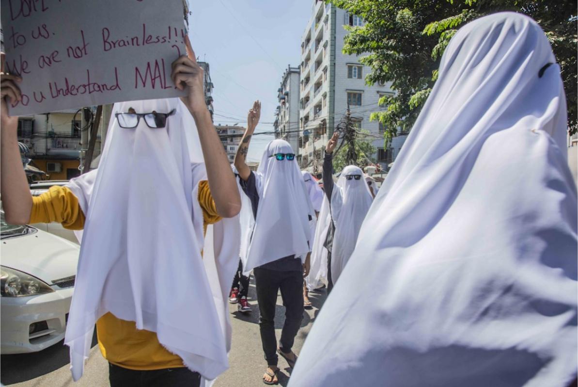 Creative protests with bedsheets © Anonymous Myanmar photographer