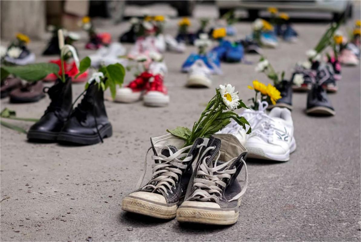 The shoe strike, a creative protest dedicated to those who lost their lives  © Anonymous  AFP, Getty